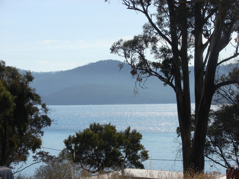 White Beach TAS 7184