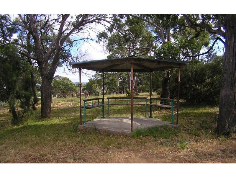 2-4 EASTLAUGH STREET (off North Street), Dodges Ferry TAS 7173