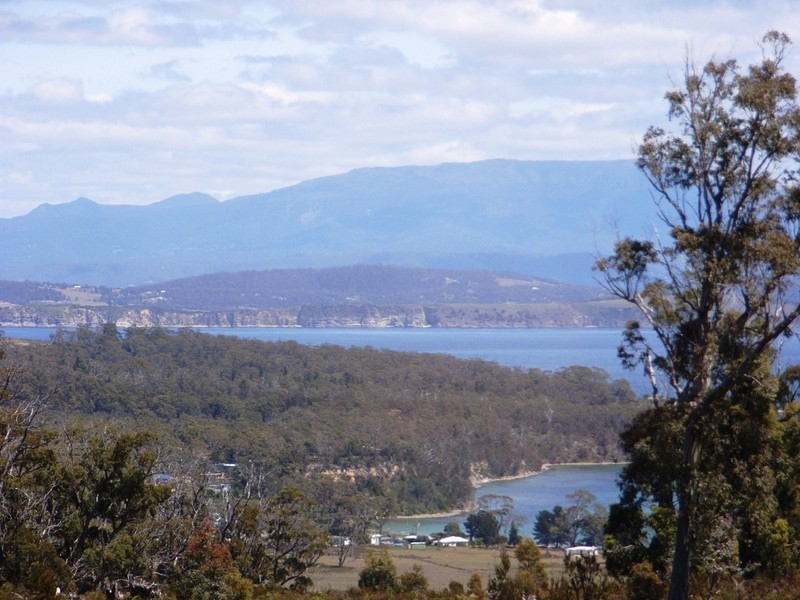 2 Gwandalan rd, Saltwater River TAS 7186