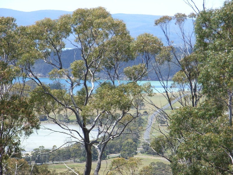 2 Gwandalan rd, Saltwater River TAS 7186