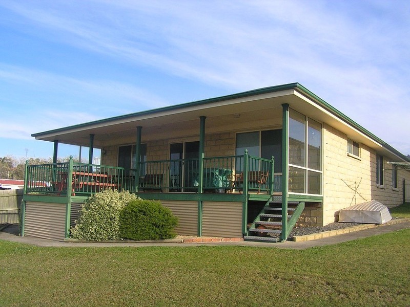 99 Arthur Highway, Dunalley TAS 7177