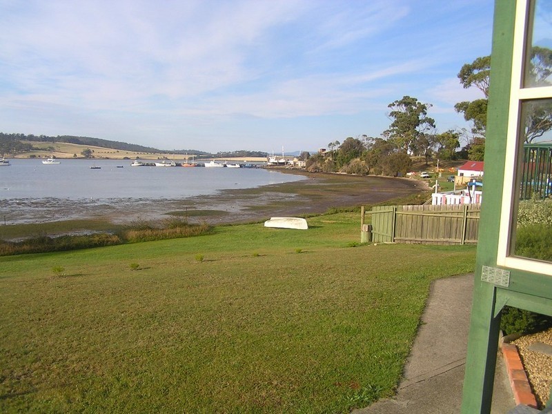 99 Arthur Highway, Dunalley TAS 7177
