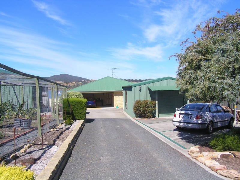 99 Arthur Highway, Dunalley TAS 7177