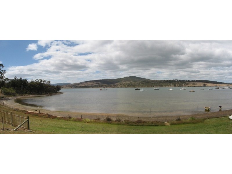 99 Arthur Highway, Dunalley TAS 7177