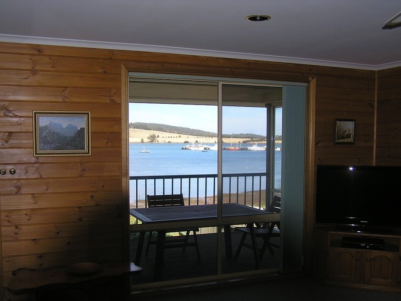 99 Arthur Highway, Dunalley TAS 7177