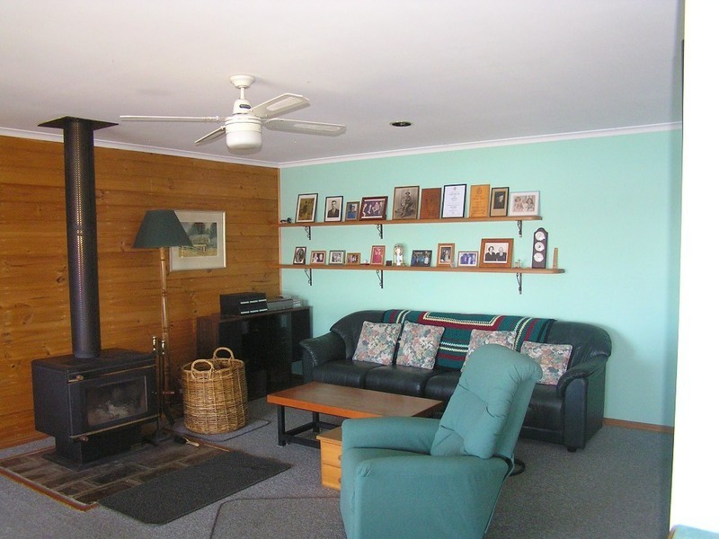99 Arthur Highway, Dunalley TAS 7177