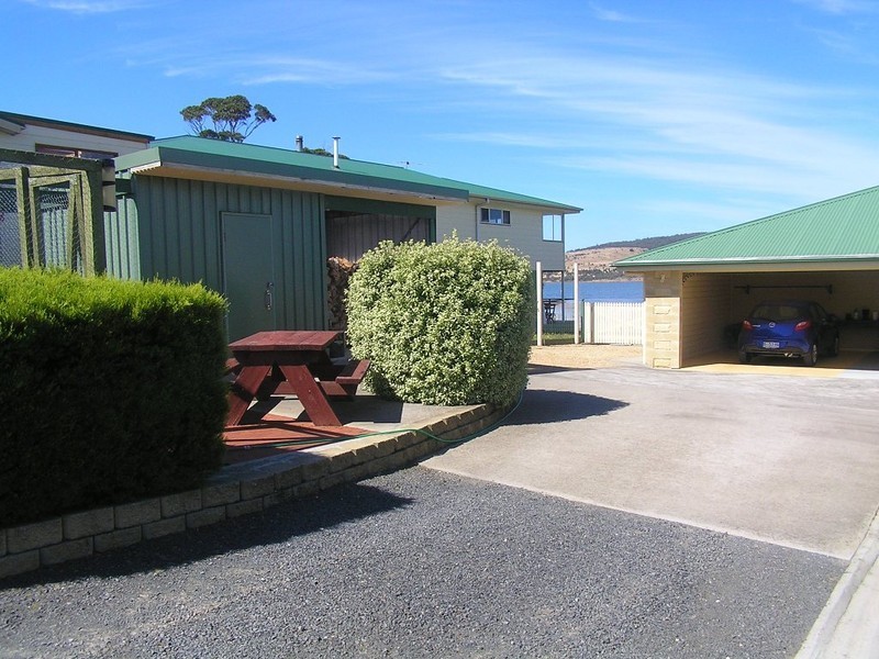 99 Arthur Highway, Dunalley TAS 7177