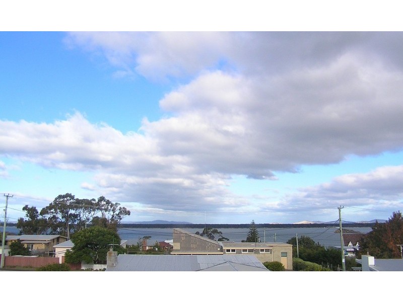 2 Hoffman Street, Midway Point TAS 7171