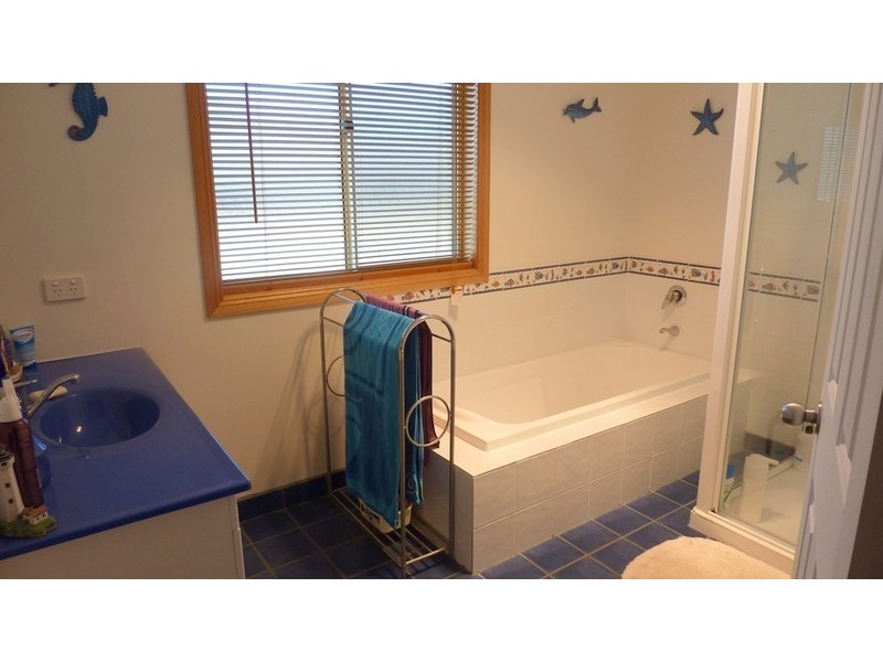 10 Lakeland Drive, Forcett TAS 7173