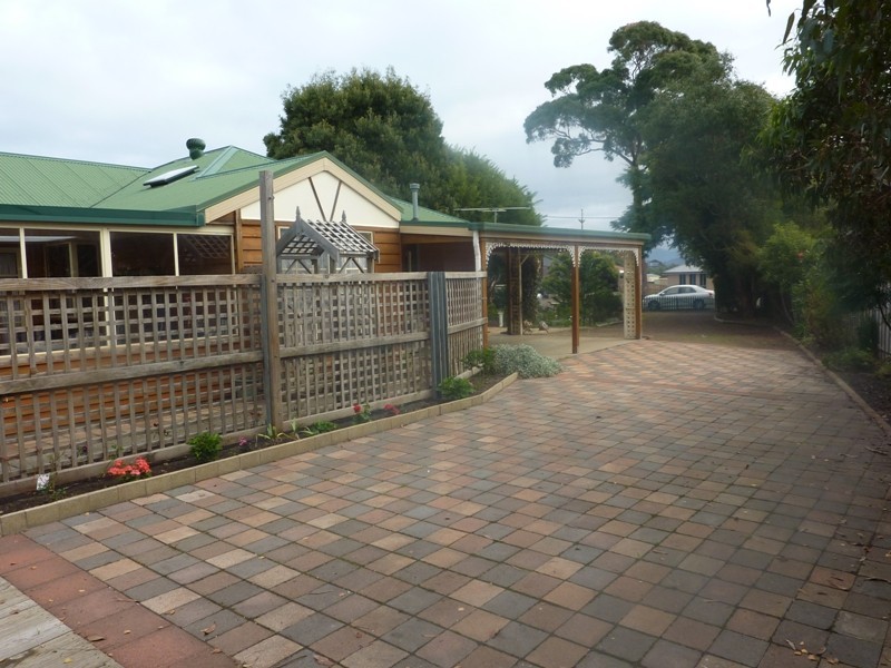 2 Fern Close, Dodges Ferry TAS 7173