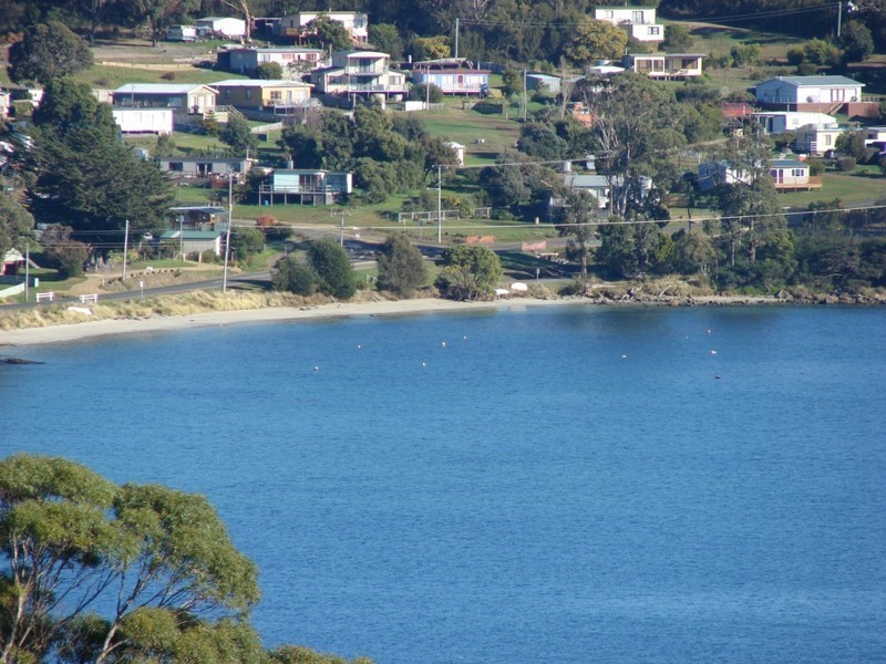 White Beach TAS 7184