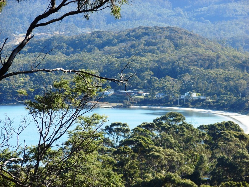 White Beach TAS 7184