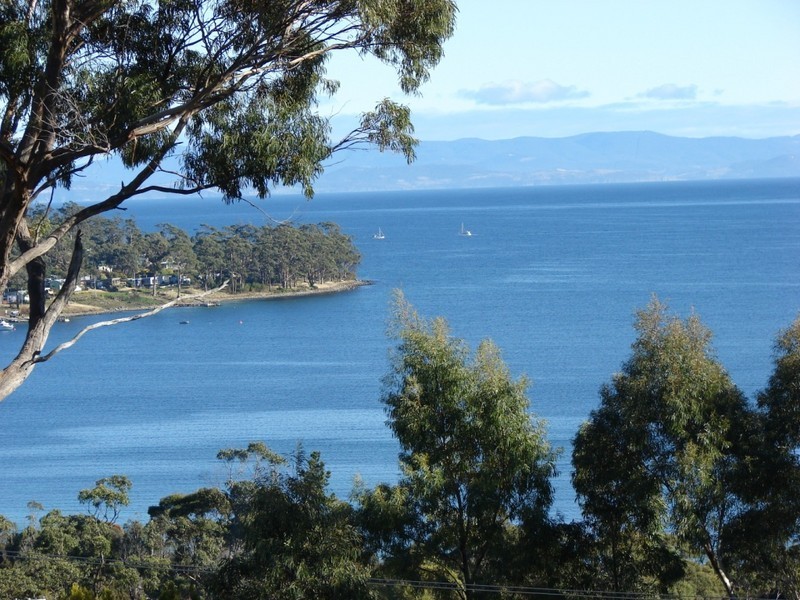 White Beach TAS 7184