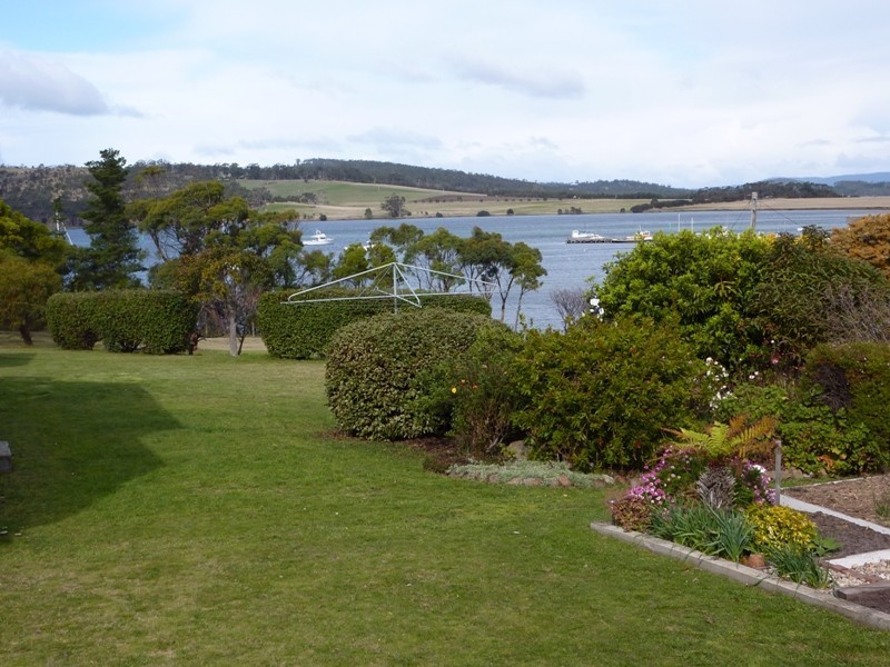 91 Arthur Highway, Dunalley TAS 7177