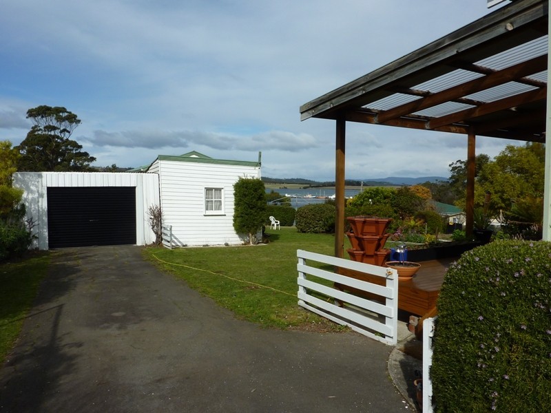 91 Arthur Highway, Dunalley TAS 7177