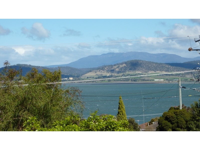 1  Bay Road, Midway Point TAS 7171