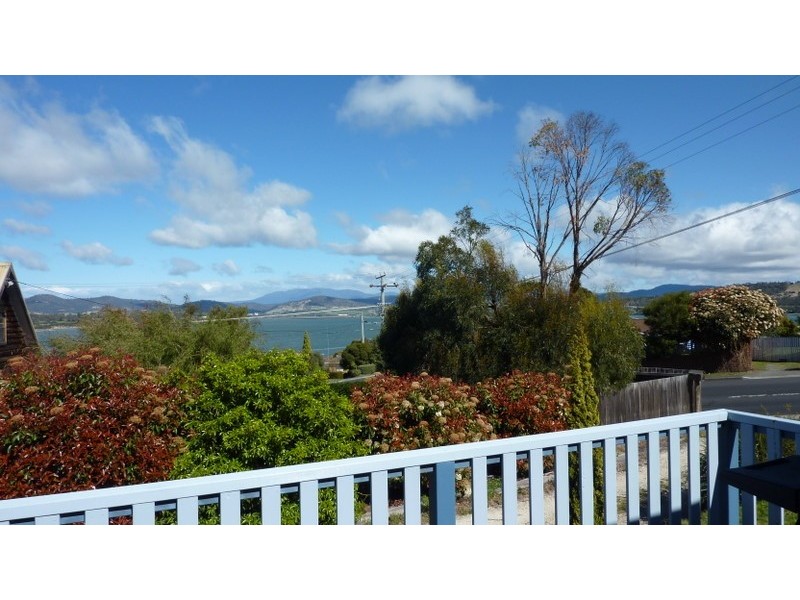 1  Bay Road, Midway Point TAS 7171