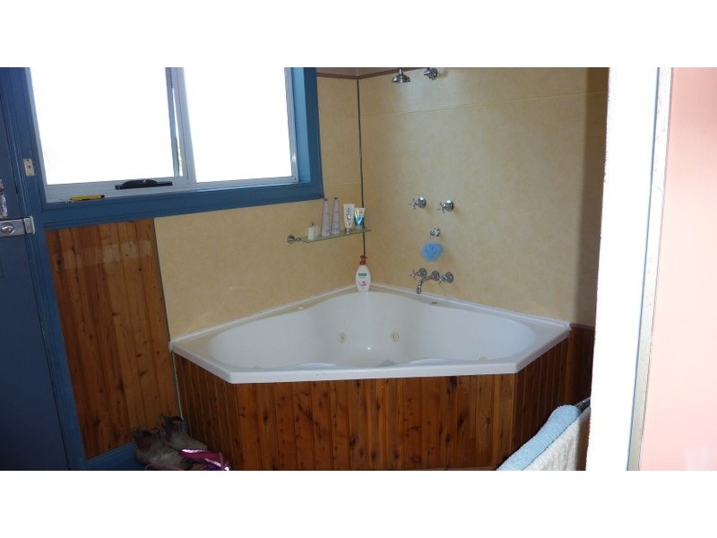 1  Bay Road, Midway Point TAS 7171