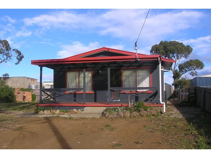 10 Fourth Avenue, Dodges Ferry TAS 7173