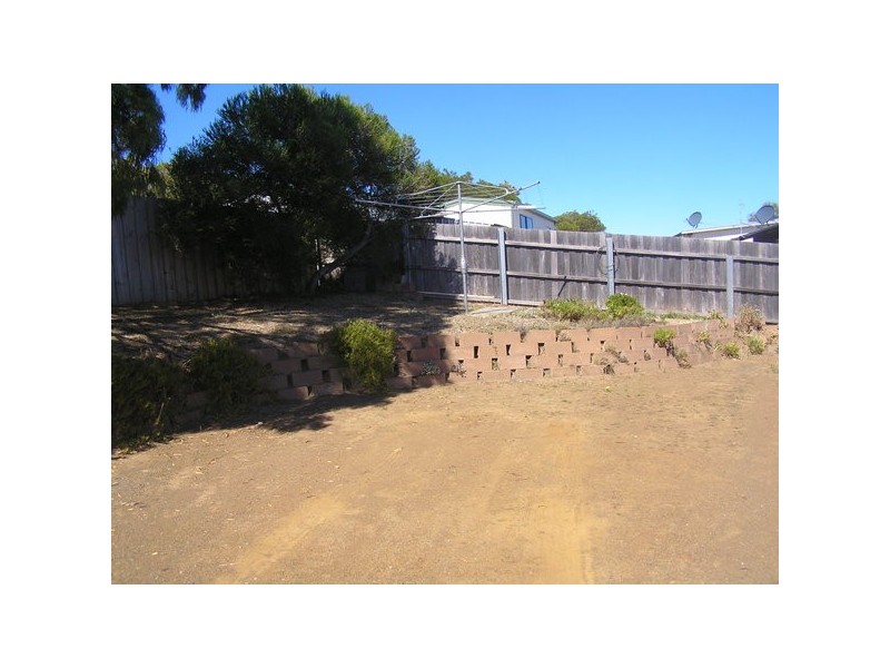 1-3, 39 Penna Road, Midway Point TAS 7171