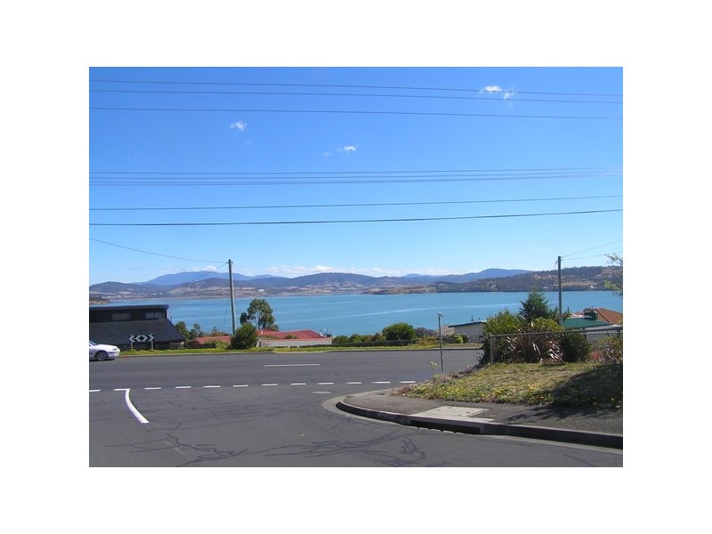 1-3, 39 Penna Road, Midway Point TAS 7171