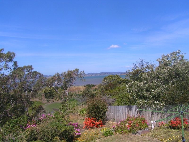 17 Lake Vue Parade, Midway Point TAS 7171