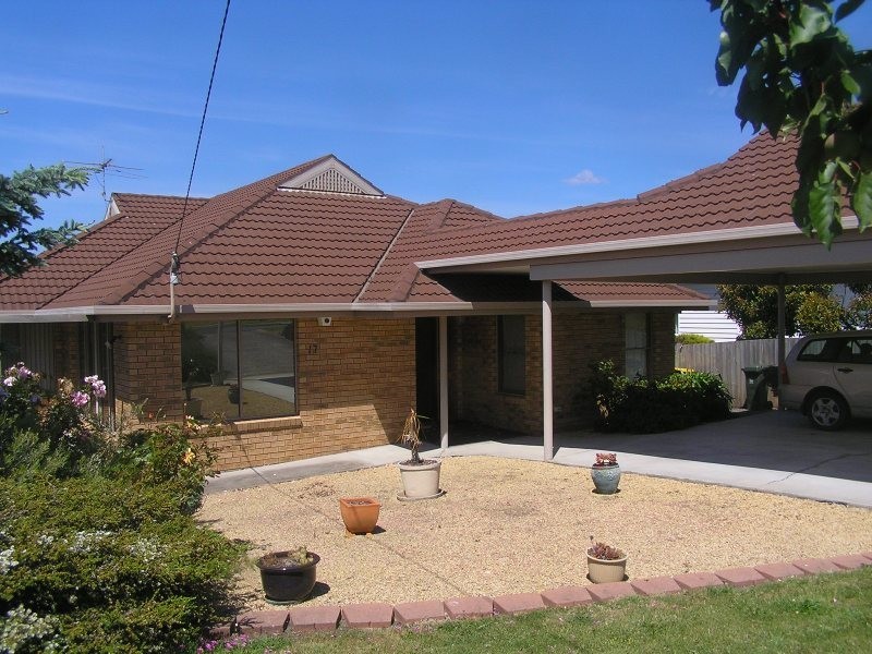 17 Lake Vue Parade, Midway Point TAS 7171