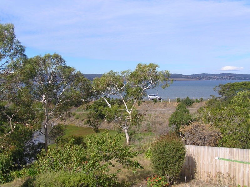 17 Lake Vue Parade, Midway Point TAS 7171