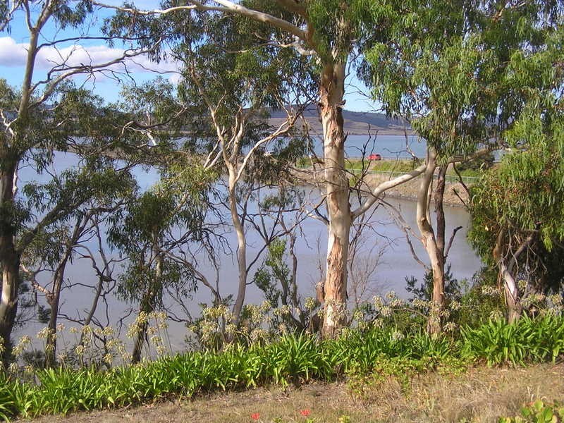 17 Lake Vue Parade, Midway Point TAS 7171