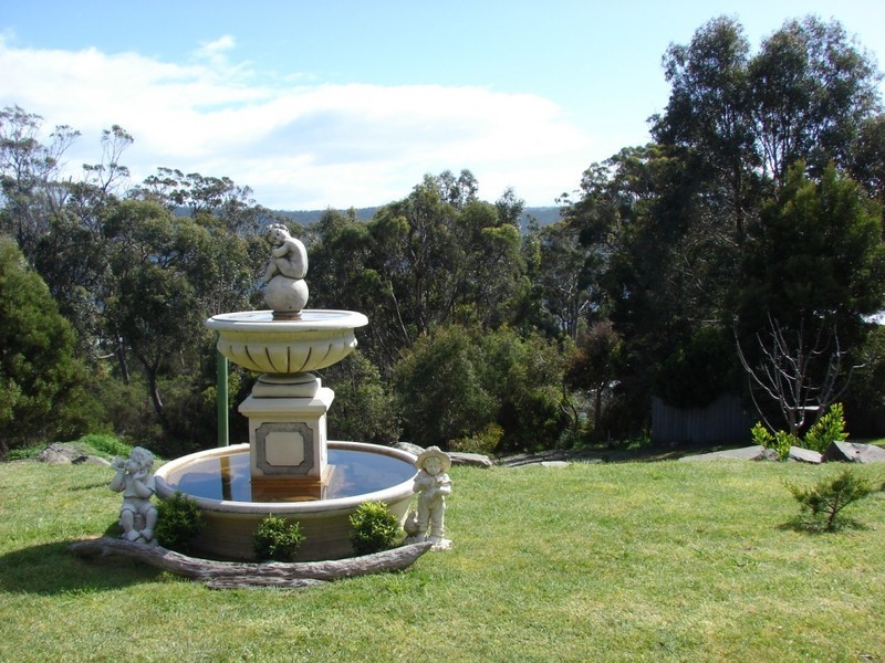 18 Greatbatch, White Beach TAS 7184