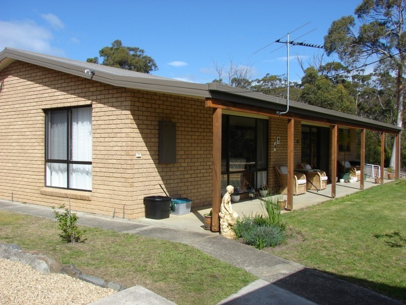 18 Greatbatch, White Beach TAS 7184