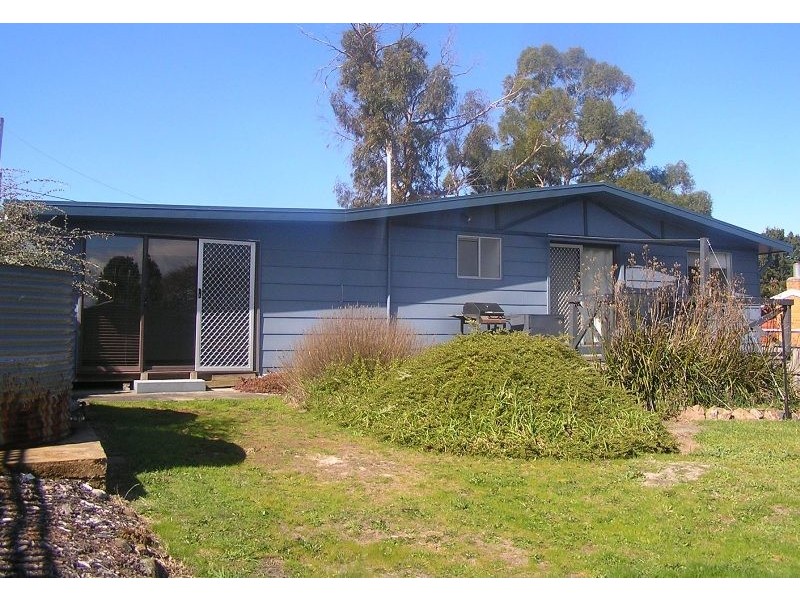 8 Tenth Avenue, Dodges Ferry TAS 7173