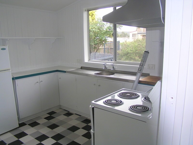 8 Tenth Avenue, Dodges Ferry TAS 7173