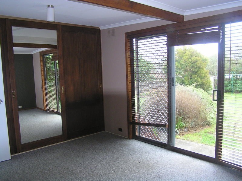 8 Tenth Avenue, Dodges Ferry TAS 7173