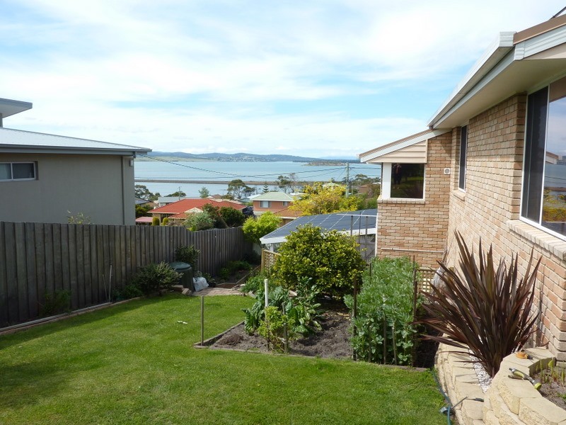 6 Stewart Court, Midway Point TAS 7171