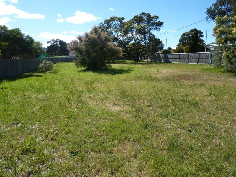 19 Eighth Avenue, Dodges Ferry TAS 7173