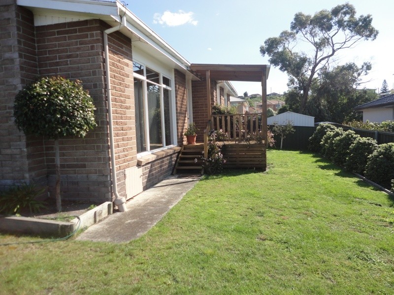 4 Suncrest Street, Midway Point TAS 7171