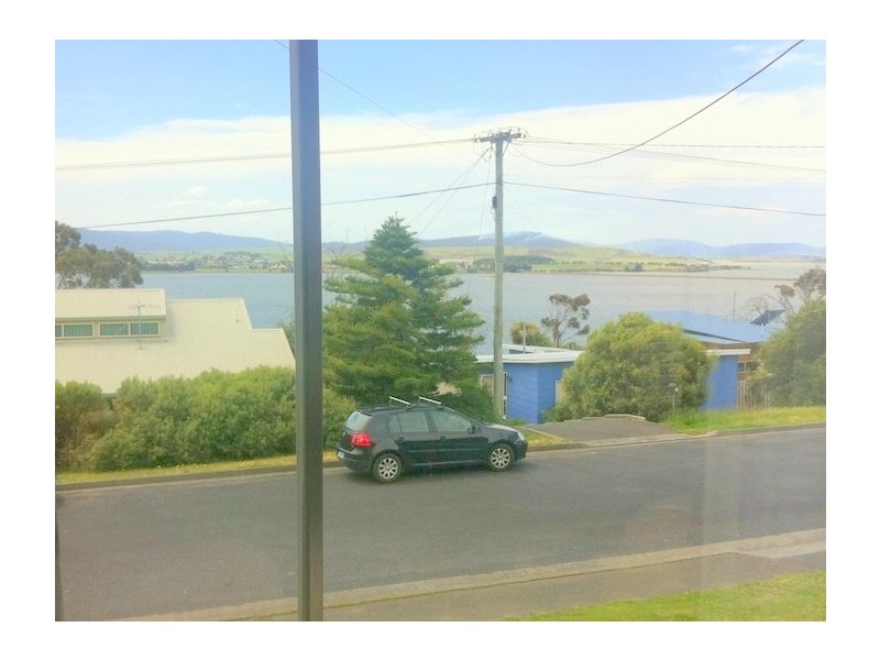 18 Esplanade, Midway Point TAS 7171