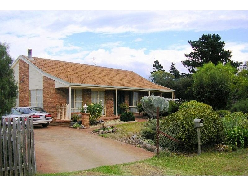 4 Lyeena Street, Dodges Ferry TAS 7173
