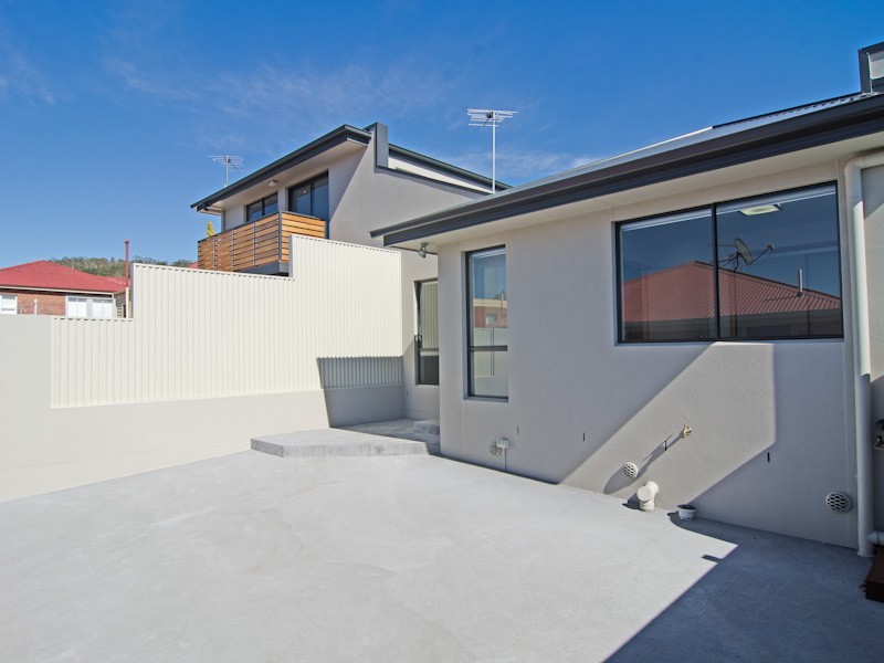 Unit 2-71 Giblin Street, Lenah Valley TAS 7008