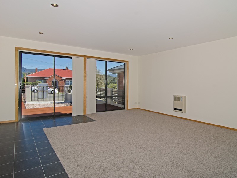 Unit 2-71 Giblin Street, Lenah Valley TAS 7008