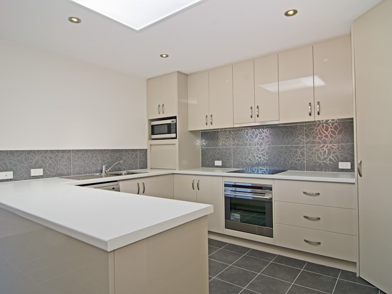Unit 2-71 Giblin Street, Lenah Valley TAS 7008