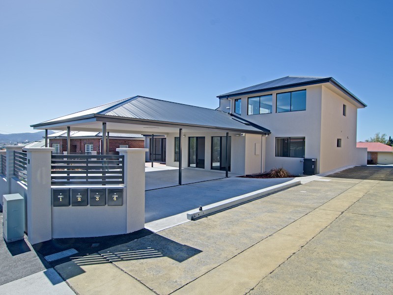 Unit 2-71 Giblin Street, Lenah Valley TAS 7008