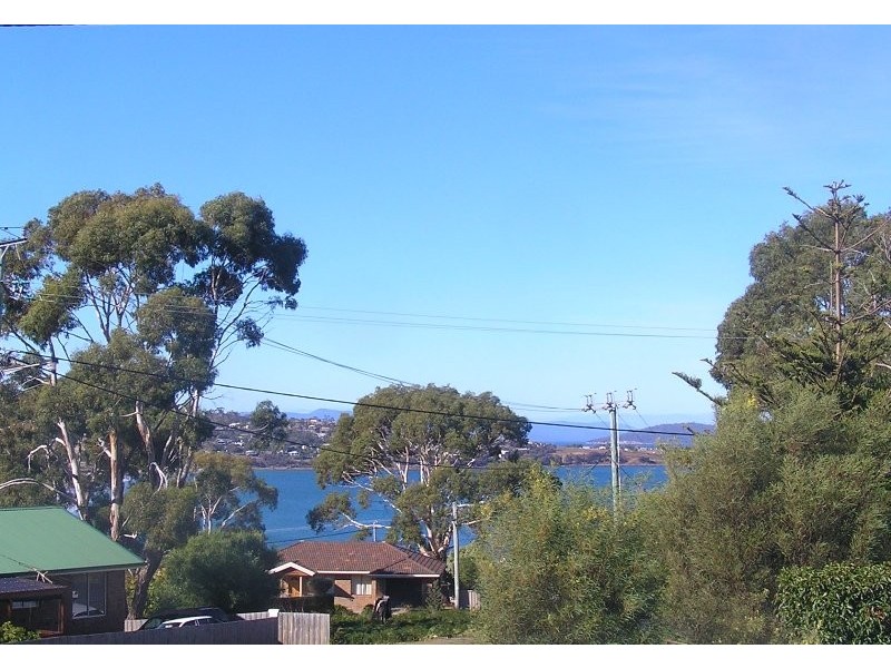 16 Falcon Street, Primrose Sands TAS 7173