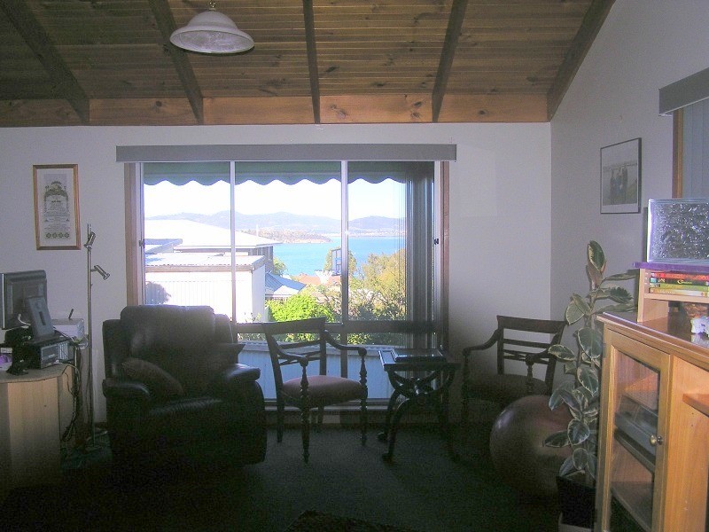 10 Bay Road, Midway Point TAS 7171