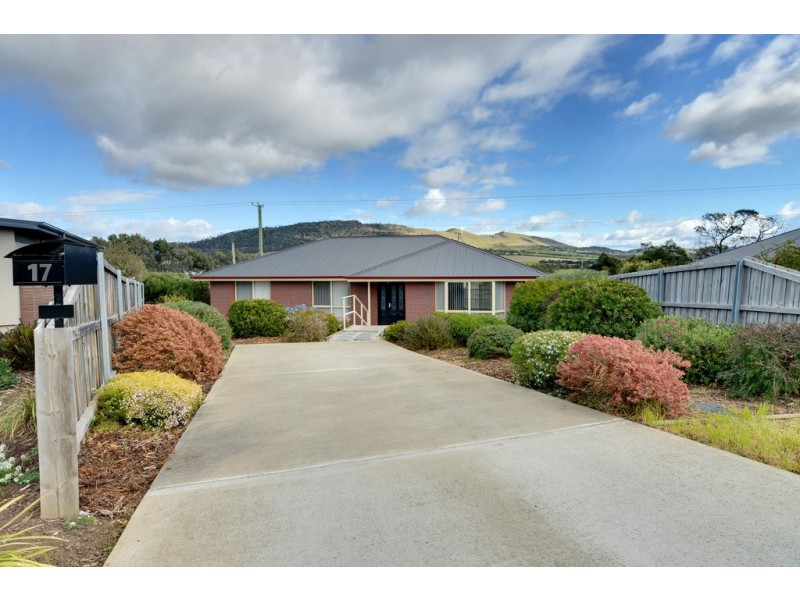 17 Caitlin Court, Midway Point TAS 7171