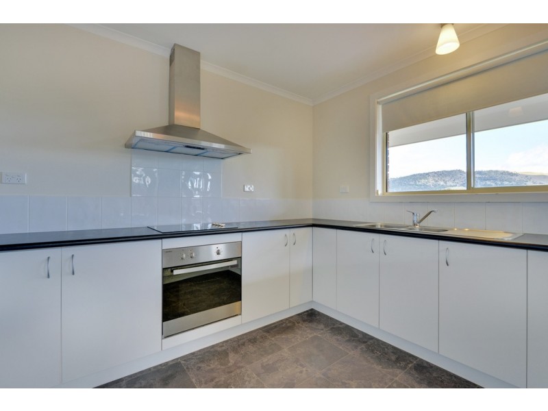 17 Caitlin Court, Midway Point TAS 7171