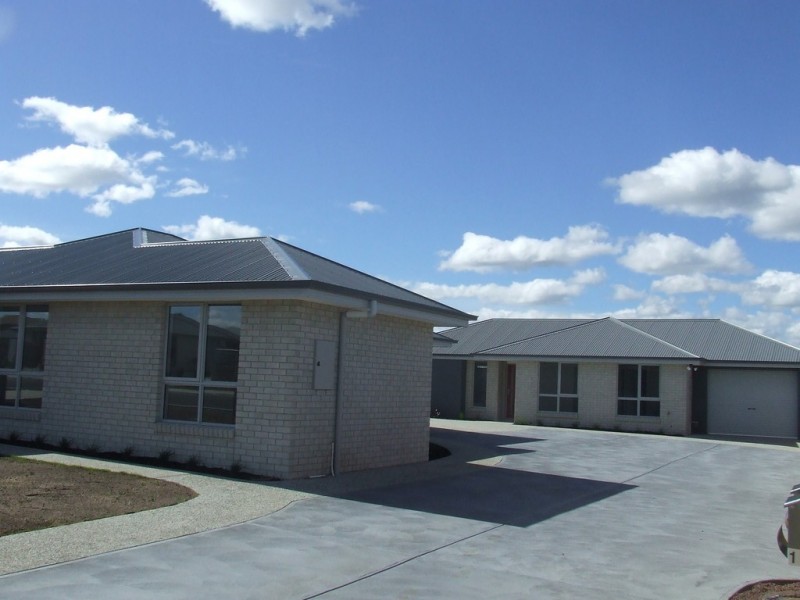 Units 1 and 2, 12 Whitelea Court, Sorell TAS 7172