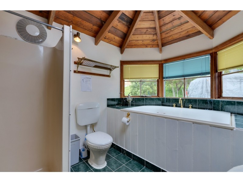5131 Arthur Highway, Eaglehawk Neck TAS 7179