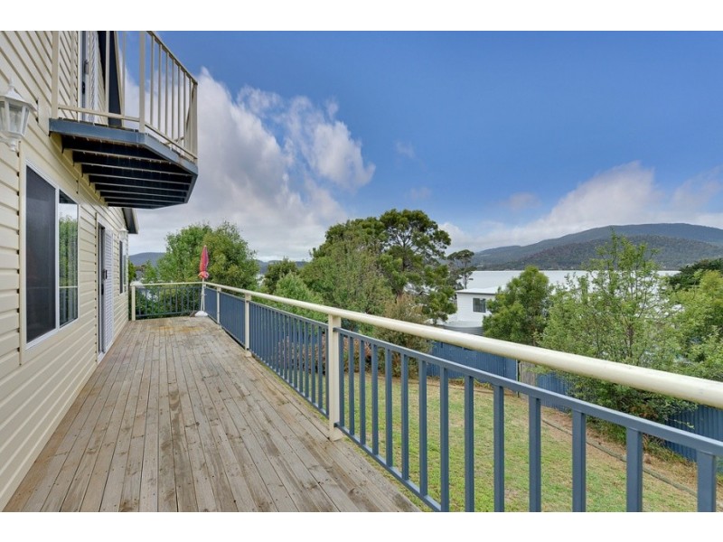 11 Blackwood Court, White Beach TAS 7184